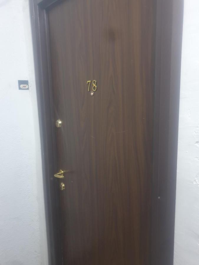 Two Rooms Central Bukarest Exterior foto