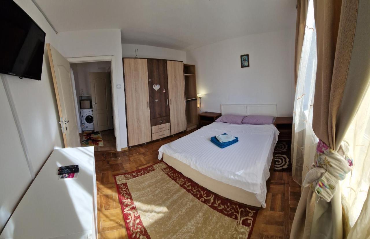 Two Rooms Central Bukarest Exterior foto