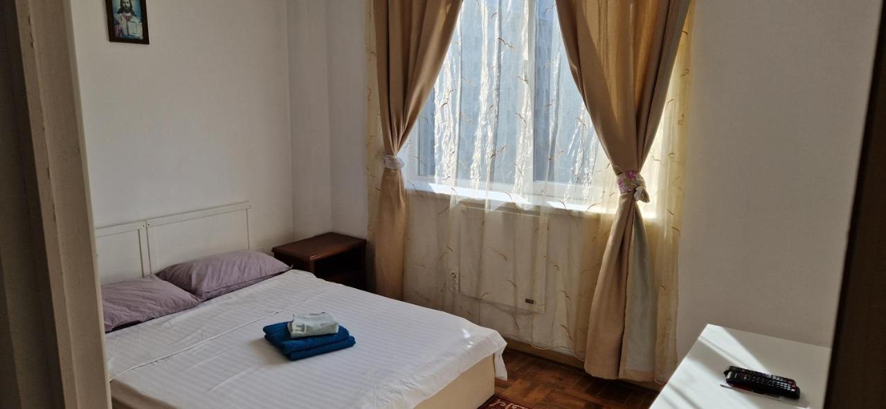 Two Rooms Central Bukarest Exterior foto