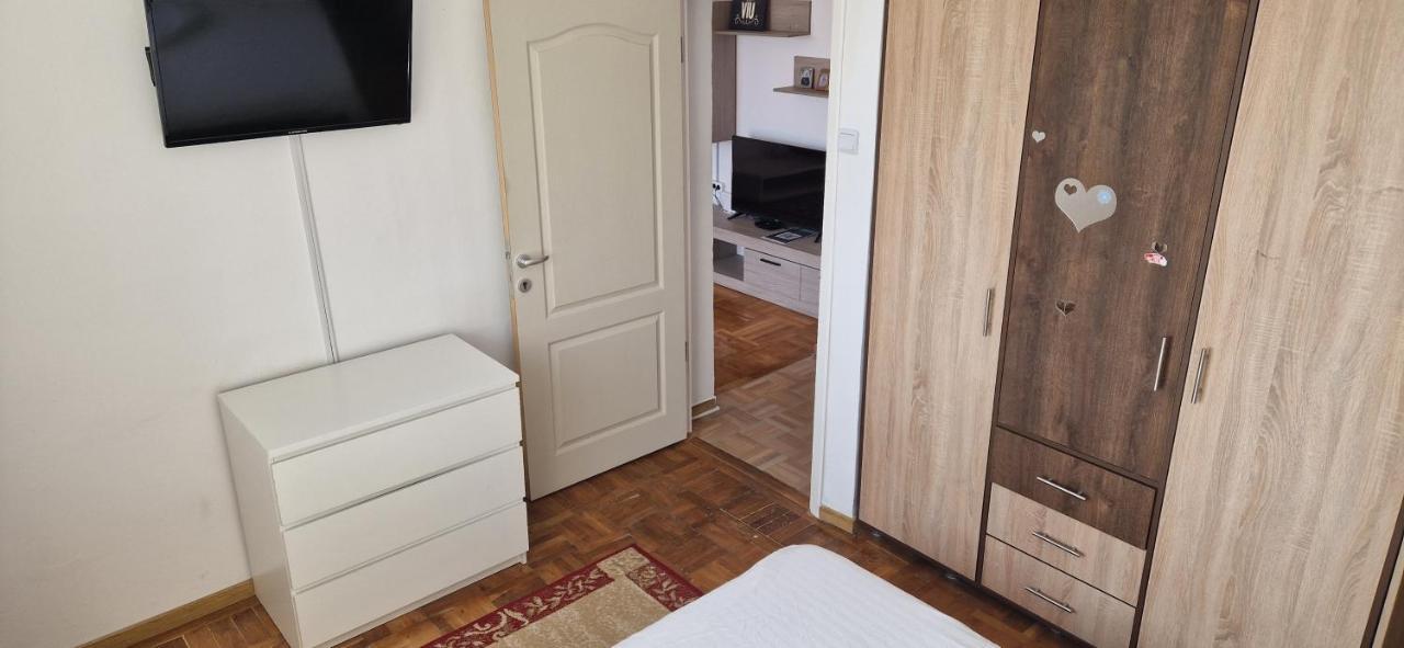 Two Rooms Central Bukarest Exterior foto